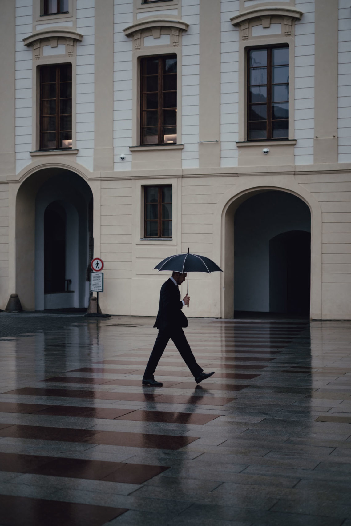 Dapper Silhouette - Prague, Czech Republic - Fuji X-T3