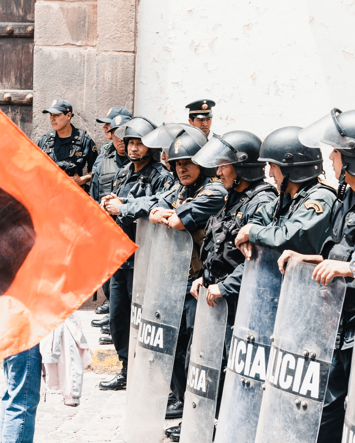 Policia - Cusco, Peru - Canon EOS XTi
