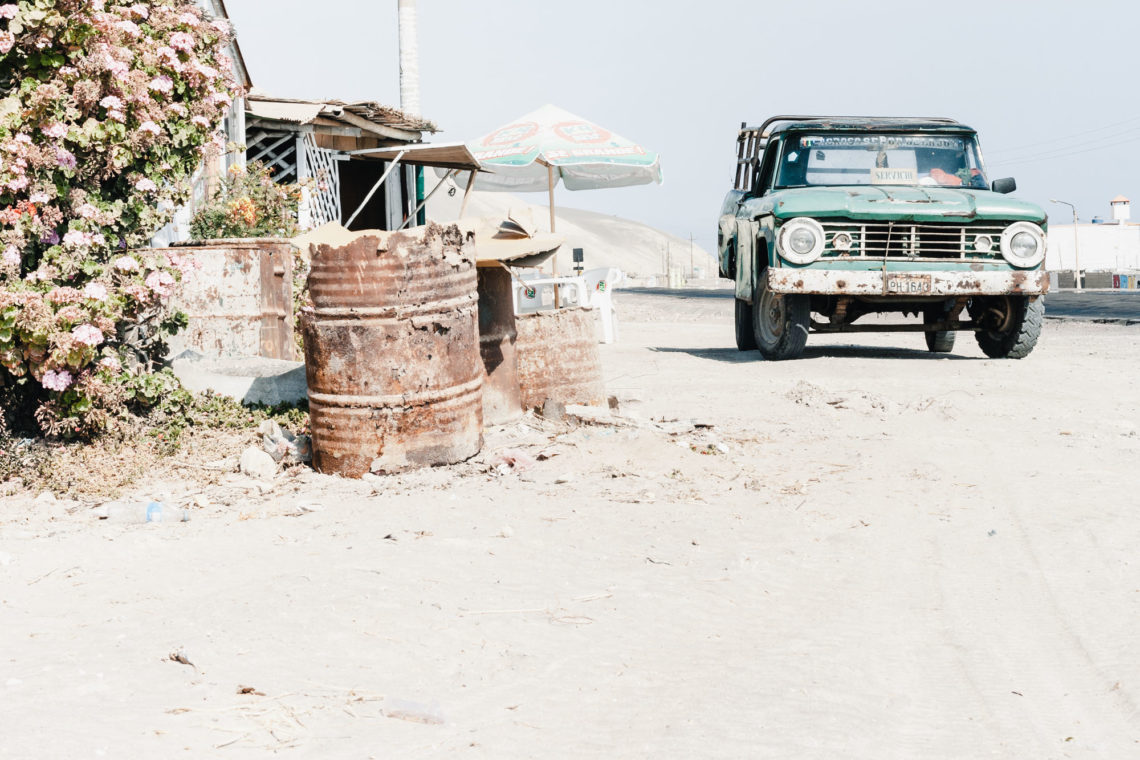 PH1643 - Camaná, Peru - Canon EOS XTi